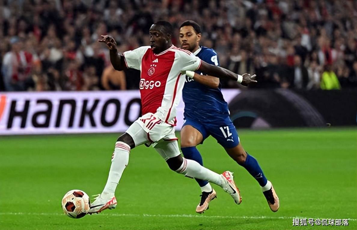 阿贾克斯惊险胜出，成功晋级欧国联半决赛！的简单介绍