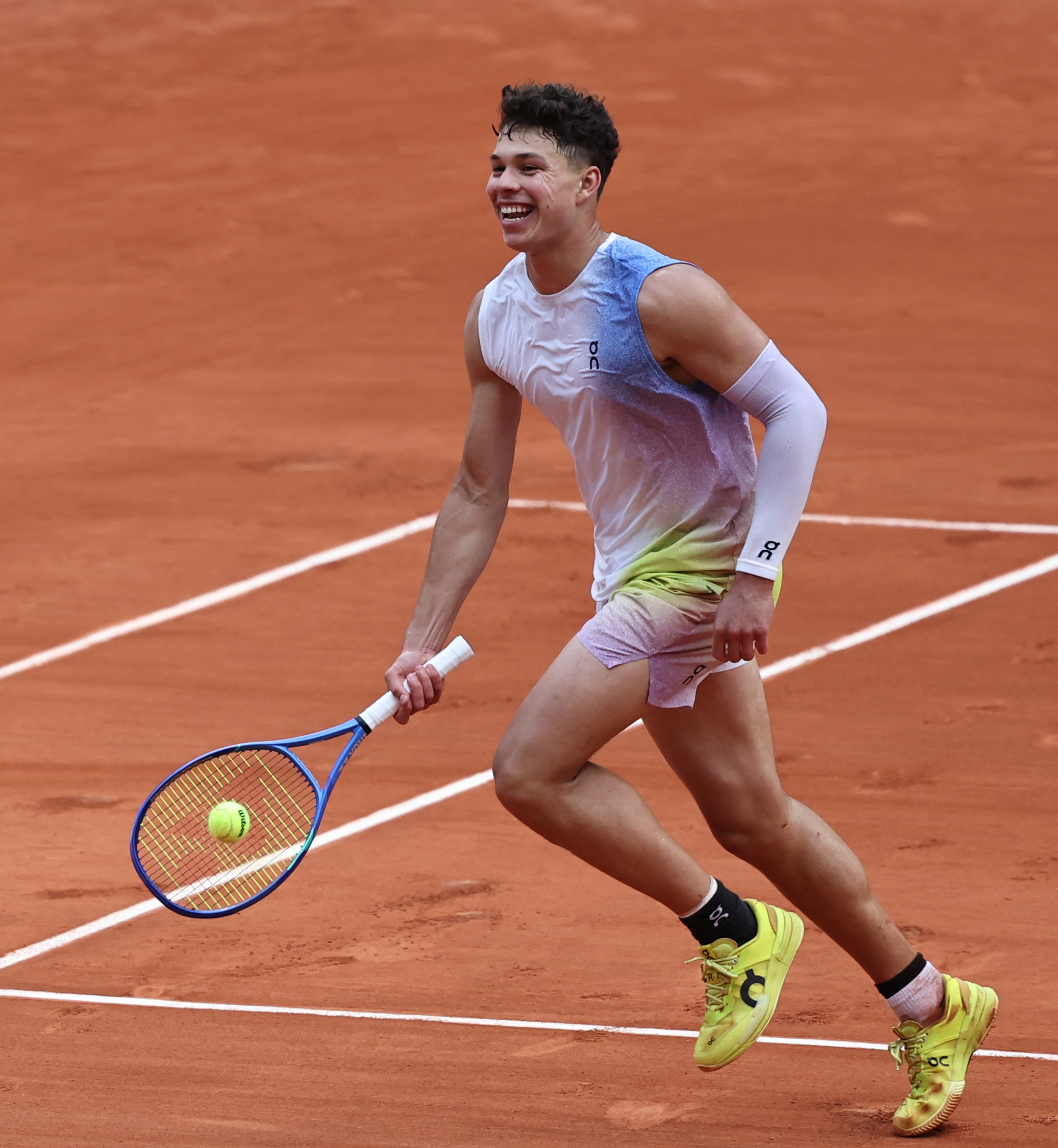 包含欧洲网球队完胜意大利网球队，阿尔卡拉斯统治全场的词条