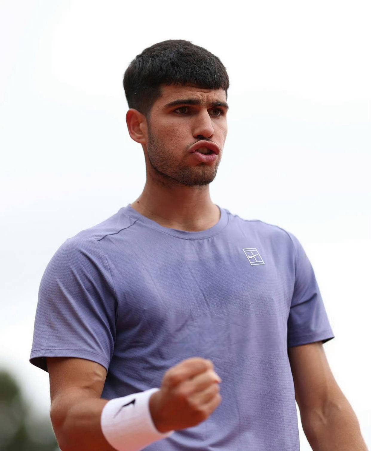 包含蒙特卡洛大师赛险胜年终总决赛，西西帕斯关键制胜的词条