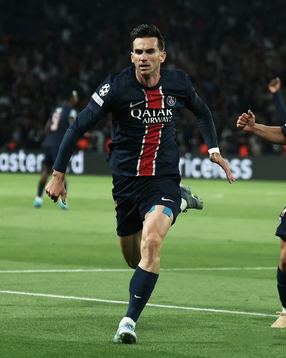 巴黎圣日耳曼客场逆转，赢得关键三分