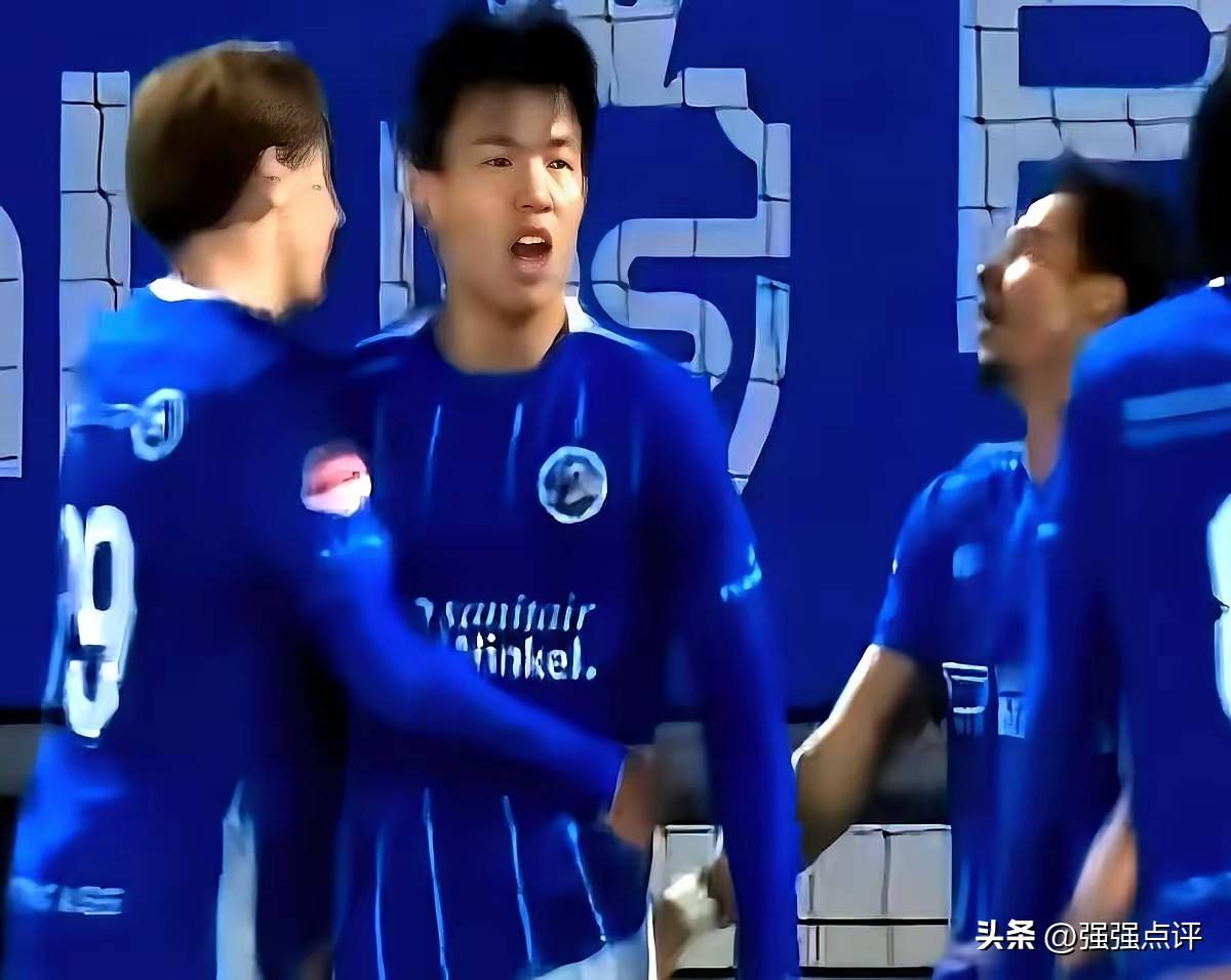 年轻球员出色表现引发球迷热议，赢得尊敬的简单介绍