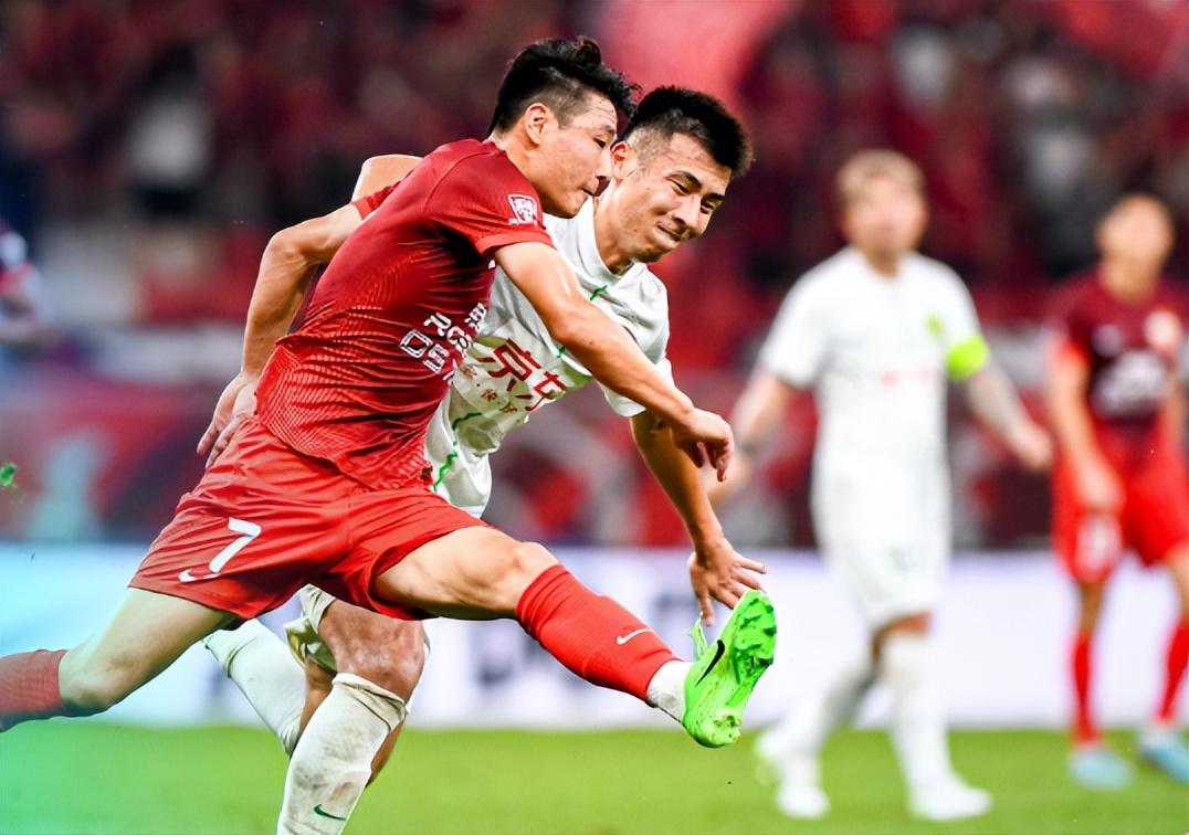 开云体育下载-关于上港球员备战，力争保持不败战绩的信息