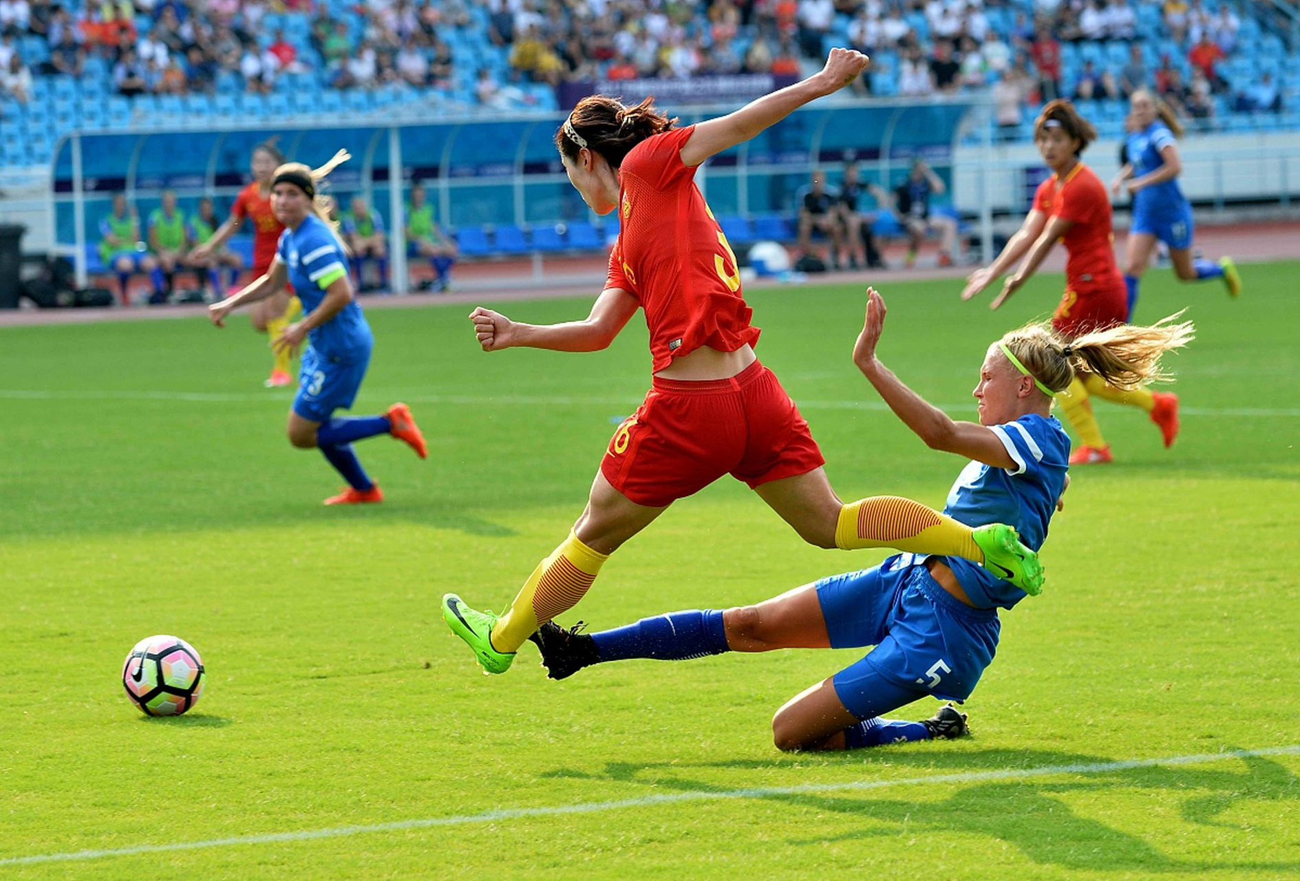 别样风采，足球比赛中魅力无限的简单介绍