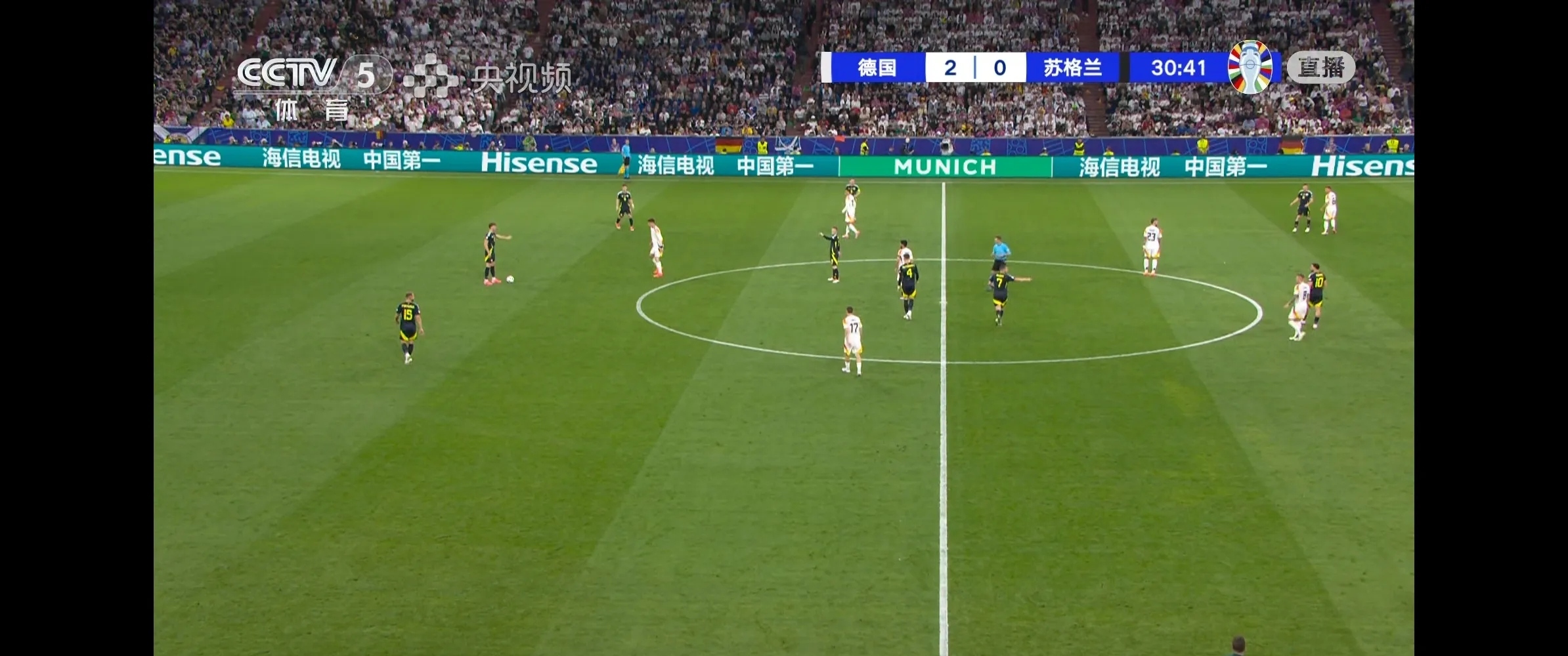 欧洲杯赛场竞争白热化，球队实力相拼争夺胜负的简单介绍