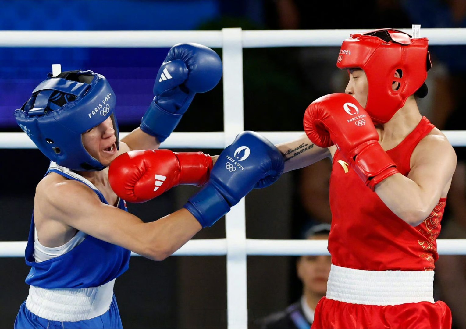 震撼现场：拳击女子冠军赛战幕开启的简单介绍