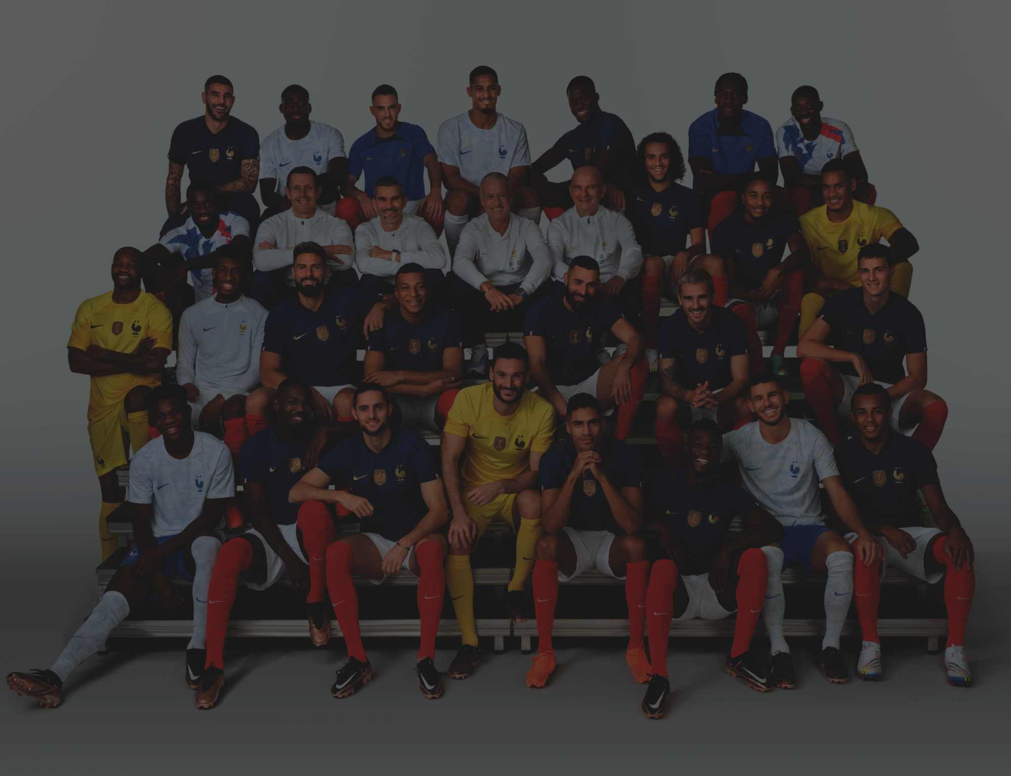 法国职业足球联赛场上各路强队齐聚