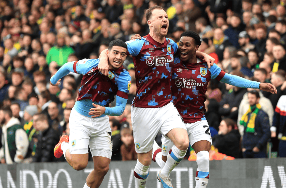 包含托特纳姆热刺重整阵容，客场争胜难题的词条