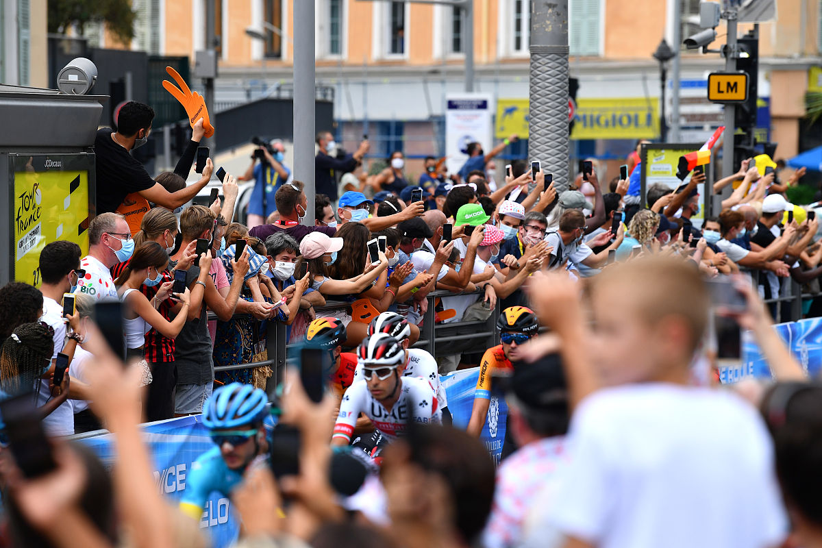 关于喜怒哀乐，欧洲国家杯赛球迷情绪澎湃！的信息