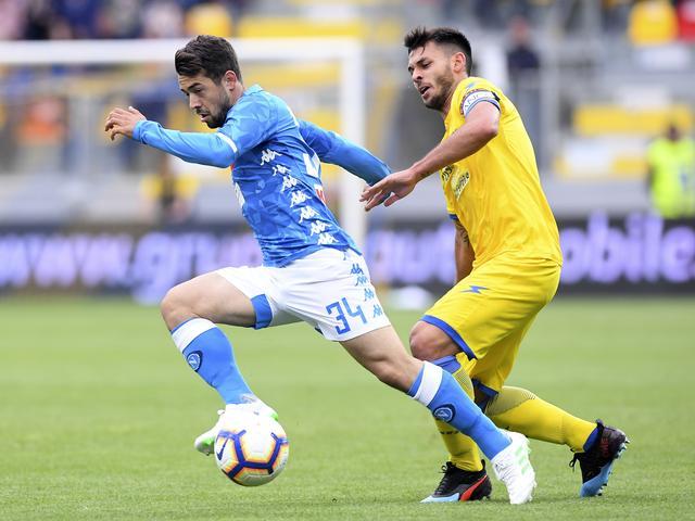 包含那不勒斯主场大胜弗罗西诺内，积分榜上升的词条