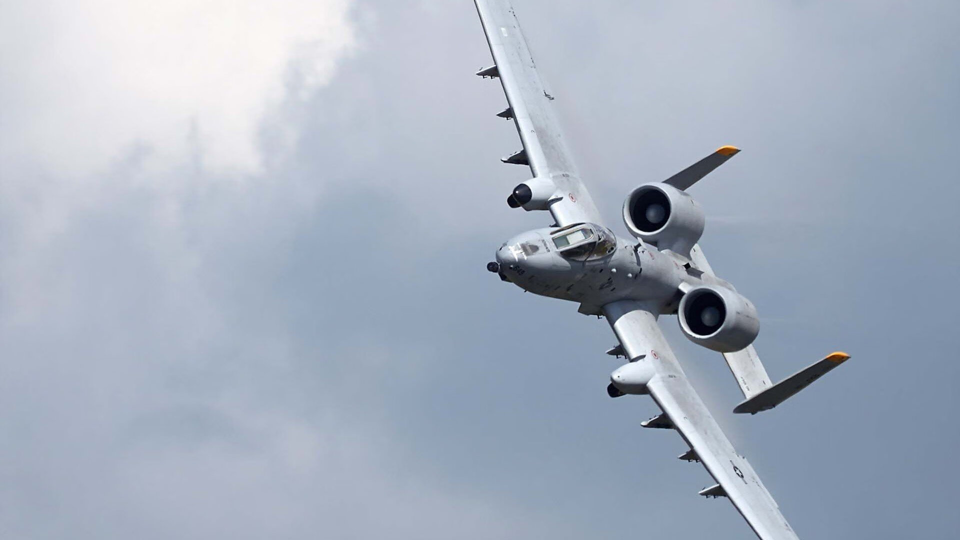 赛道与球场的双重奏，F1新赛季揭幕战之夜与西亚卡姆的满分表演