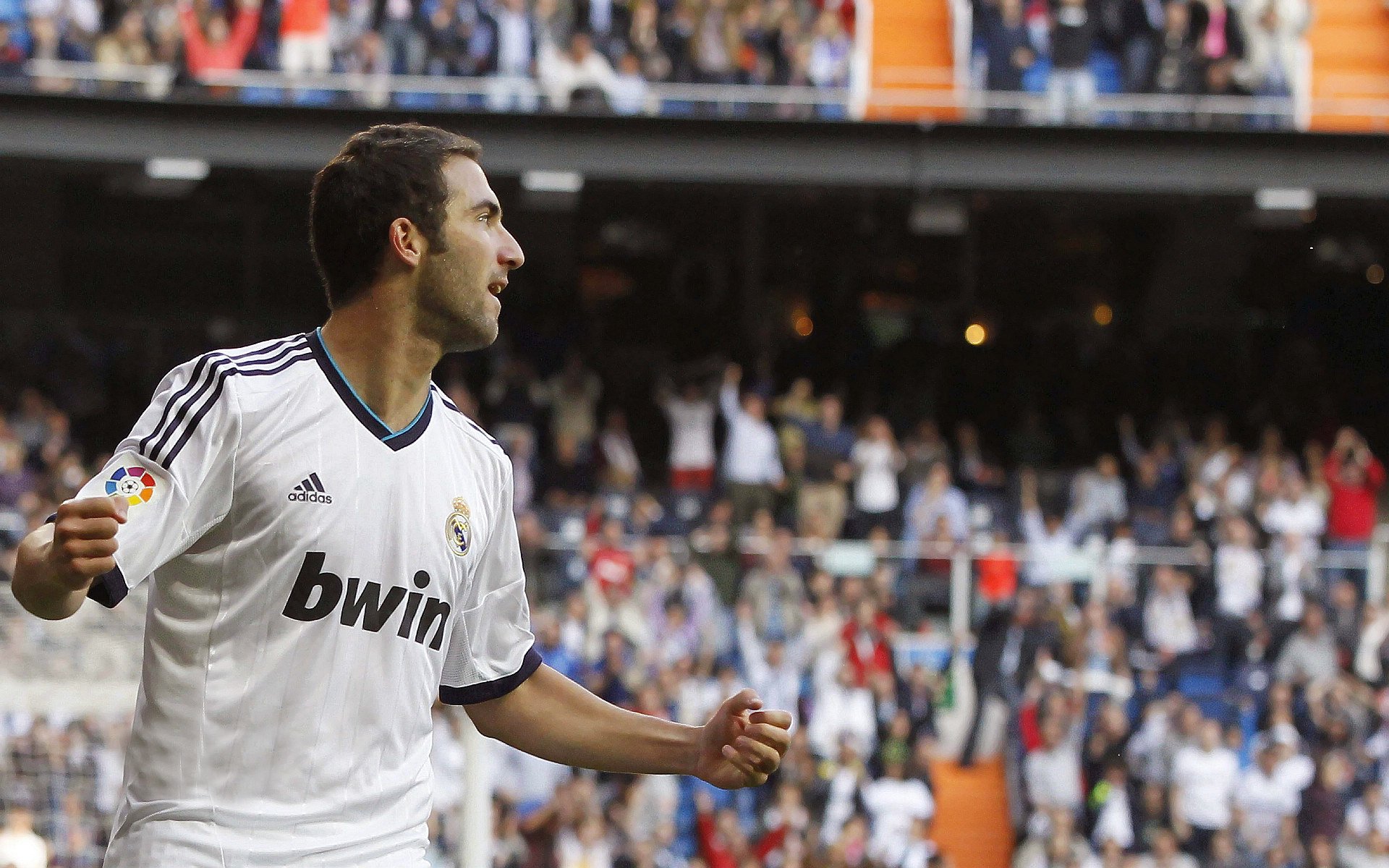 冰火双城记，范弗利特在意甲焦点战接管比赛，热火击败魔术的启示