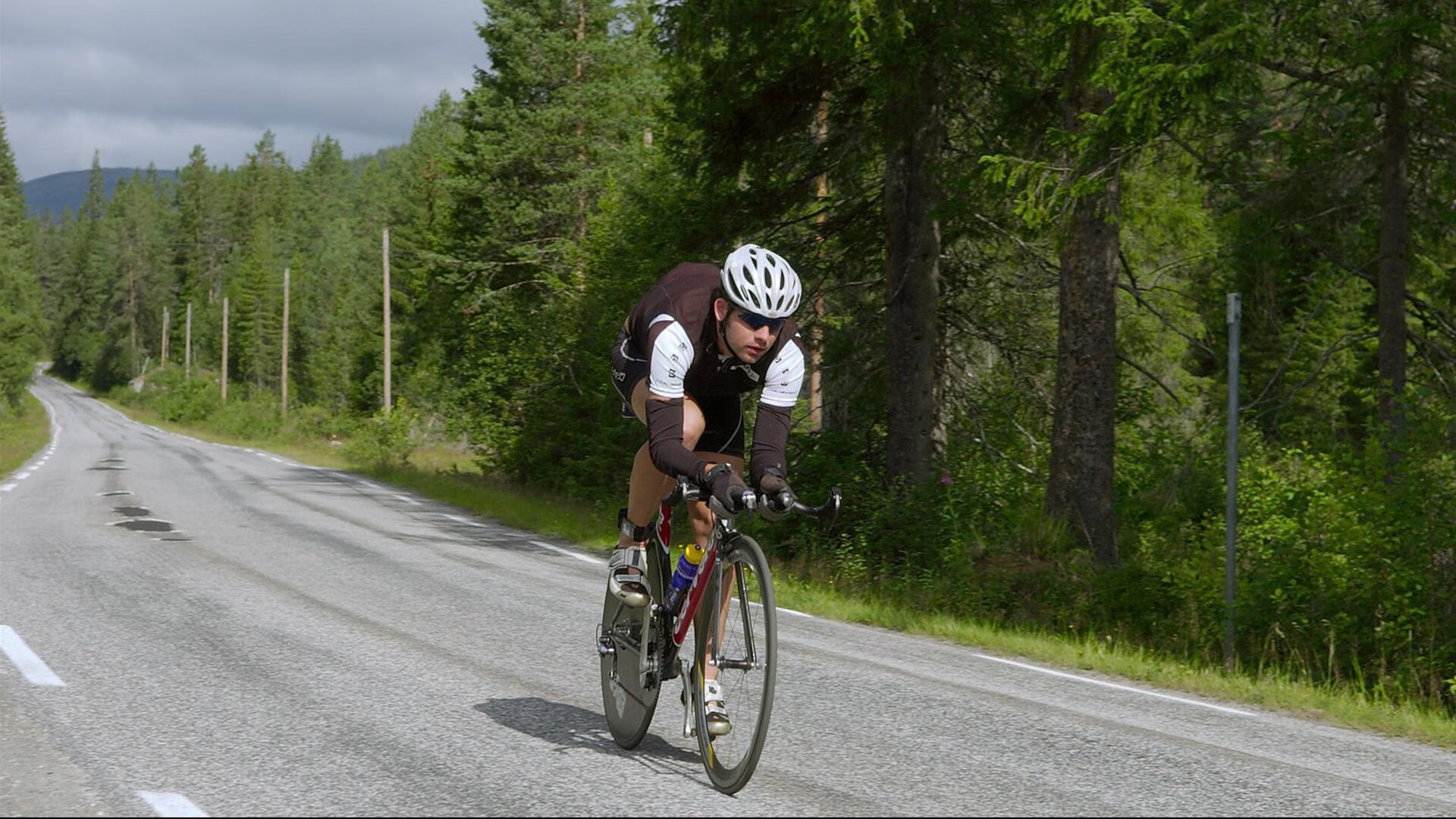 布雷默一锤定音成全场焦点，阿根廷式鏖战拜仁铸就经典